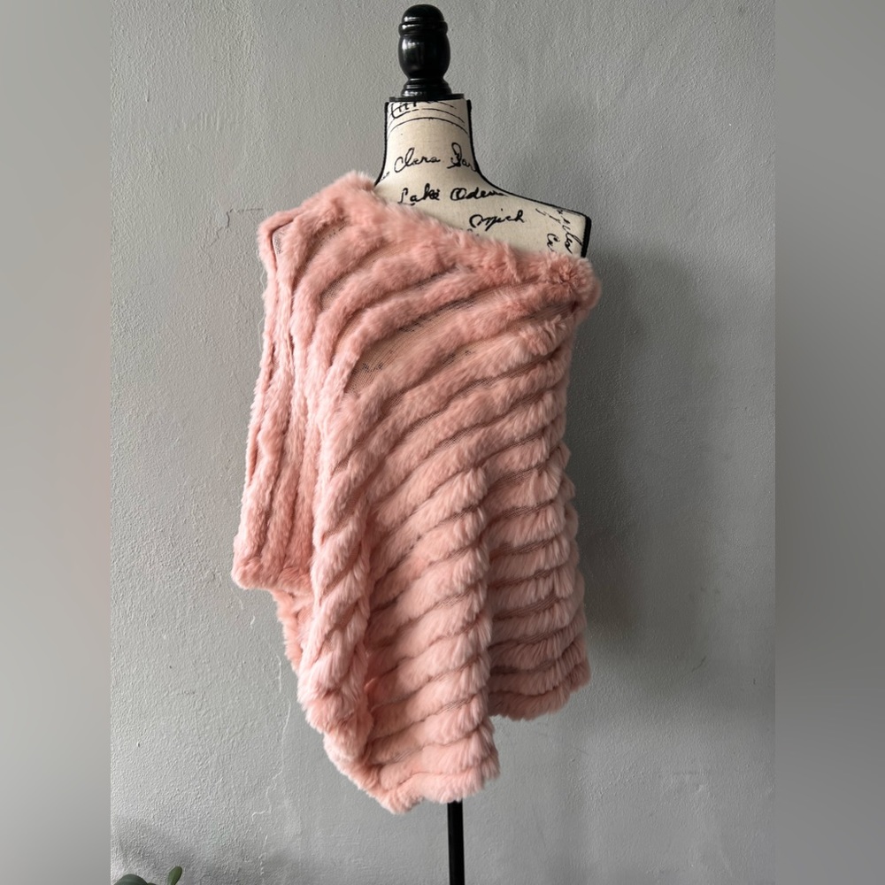 BCBG off the shoulder rabbit fur pink poncho